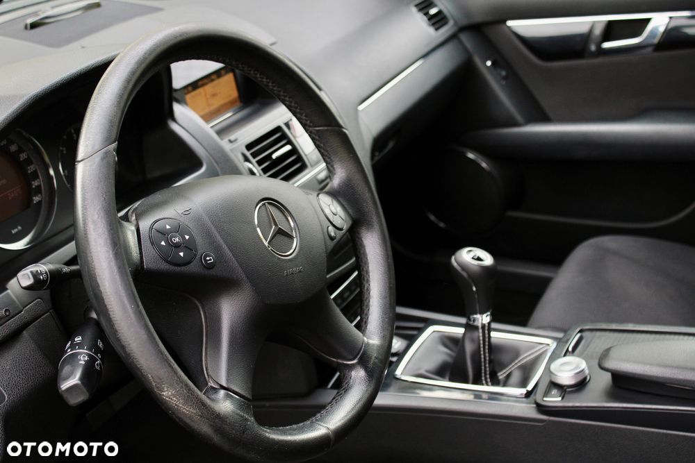Mercedes-Benz Klasa C 200 CDI Classic - 16