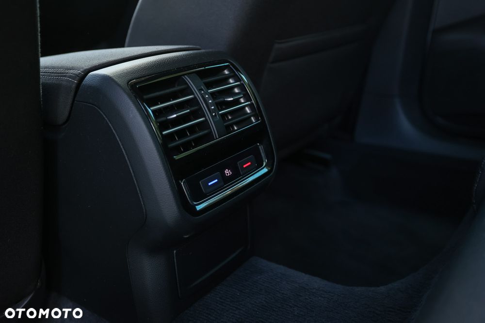 Volkswagen Passat 2.0 TDI SCR BlueMotion Technology 4Motion Trendline - 21