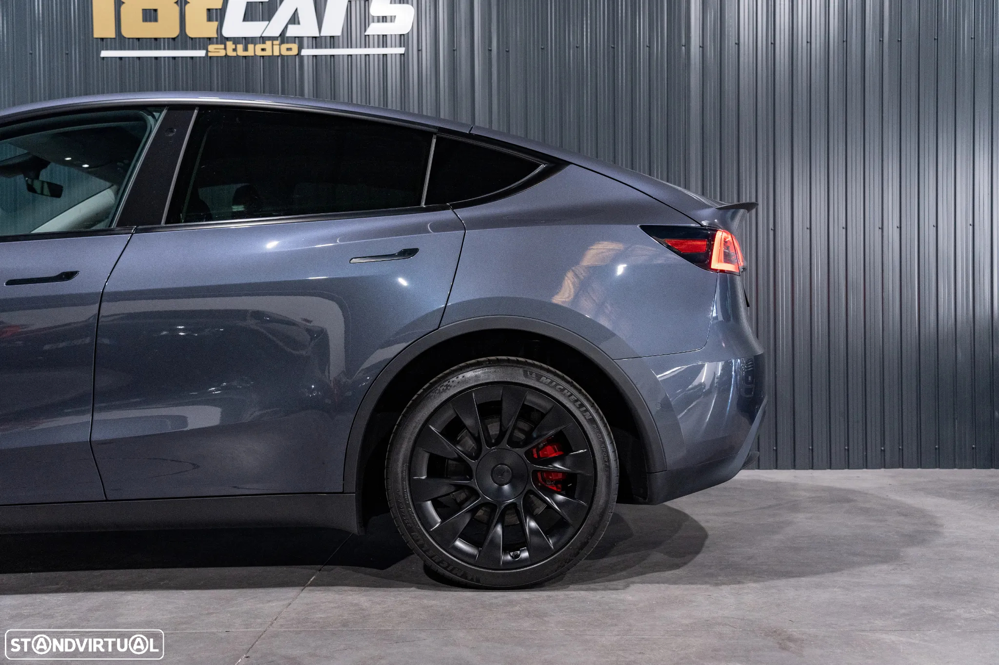 Tesla Model Y Long Range Dual Motor AWD - 31