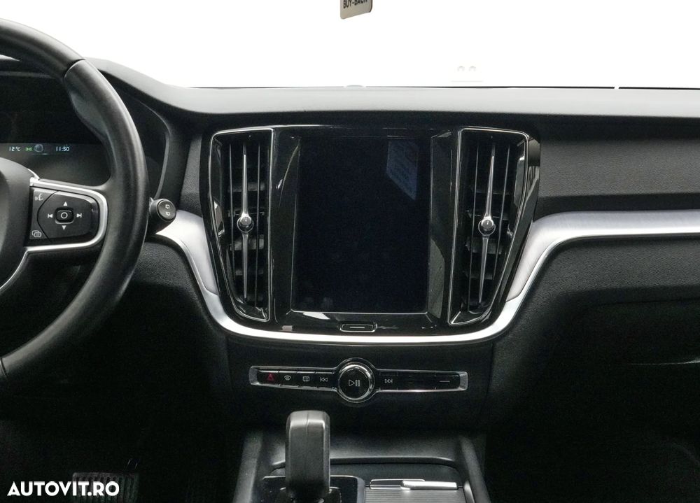 Volvo V60 B3 MHEV AT Core - 18