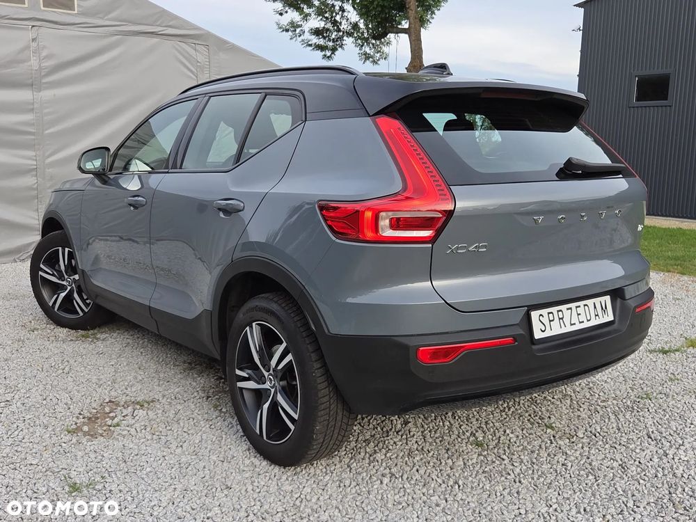 Volvo XC 40 T2 Plus Dark - 35