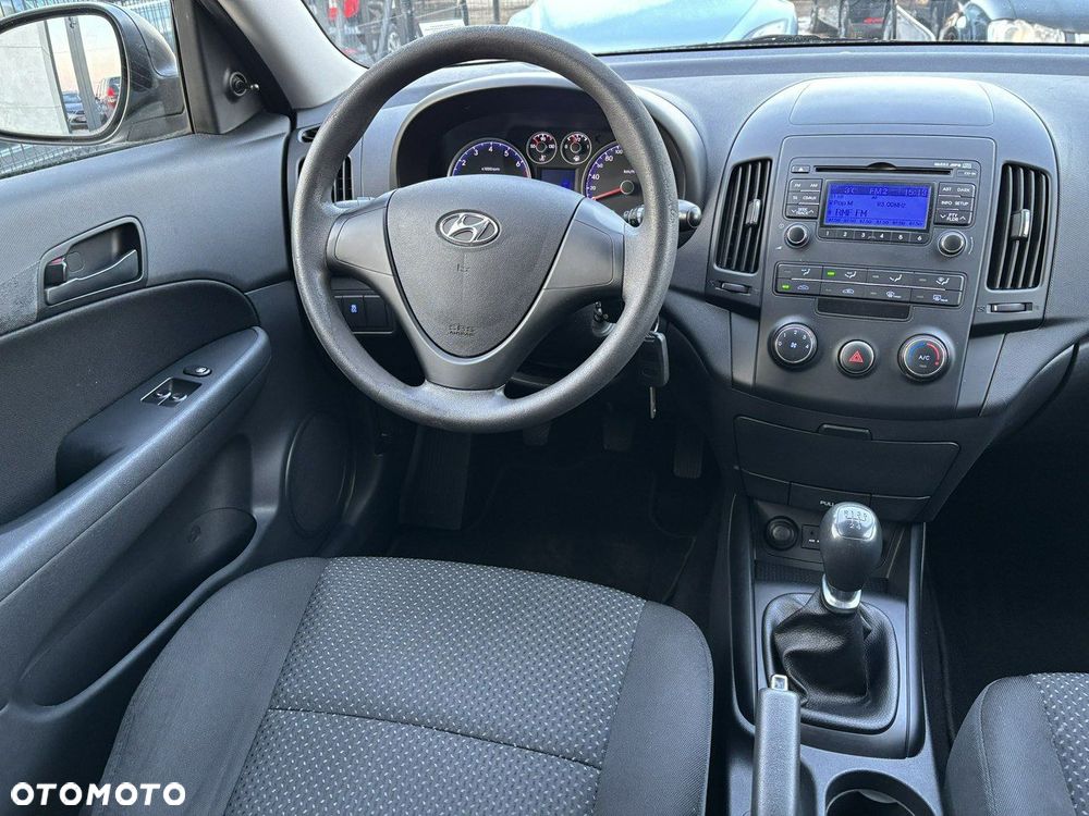 Hyundai i30 1.4 Comfort EU5 - 25