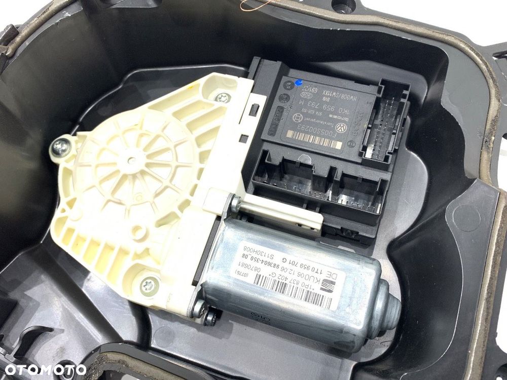 PODNOŚNIK SZYBY PRAWY PRZÓD  SEAT LEON (1P1) 2005 - 2013 1.6 75 kW [102 KM] benzyna 2005 - 2012 - 3