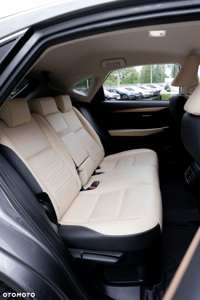 Lexus NX 300h Prestige AWD - 16