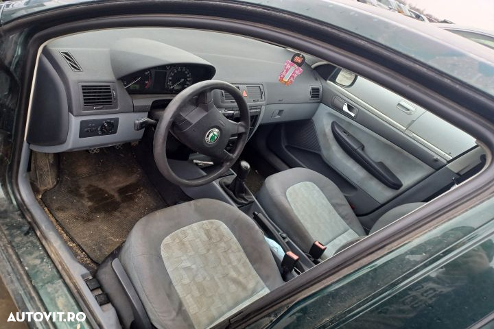 Pompa ABS 6Q0907379D, 0265900009, 6Q0614417A Skoda Fabia 6Y [1999 - 2 - 9