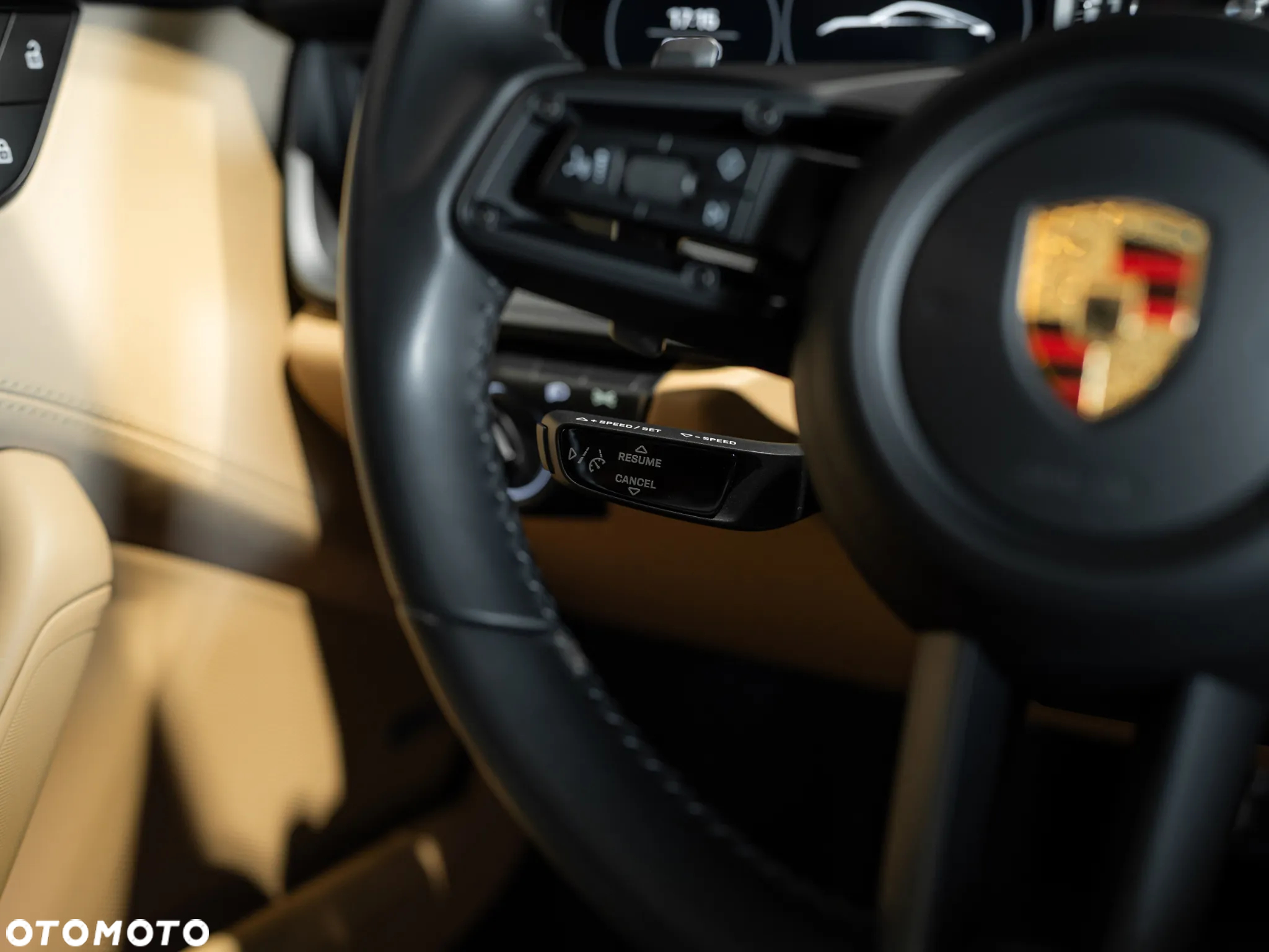 Porsche 911 Carrera 4S - 38