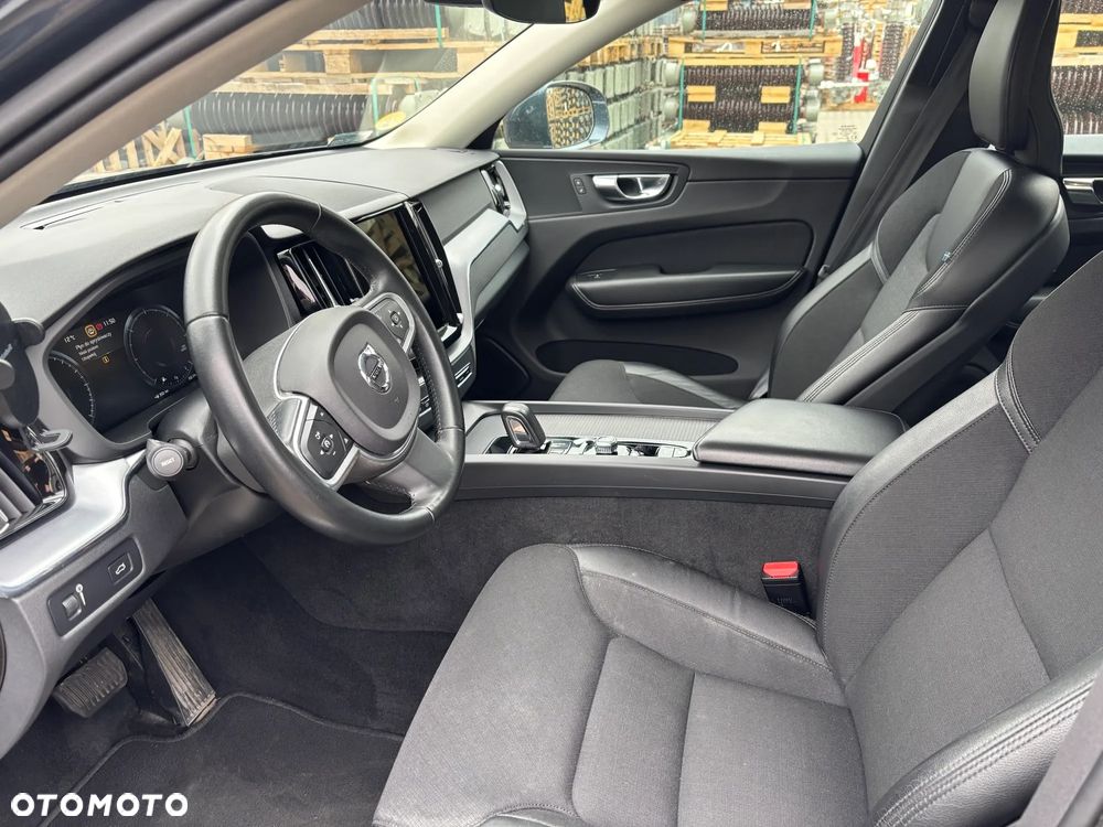 Volvo XC 60 B4 B Momentum Pro - 8