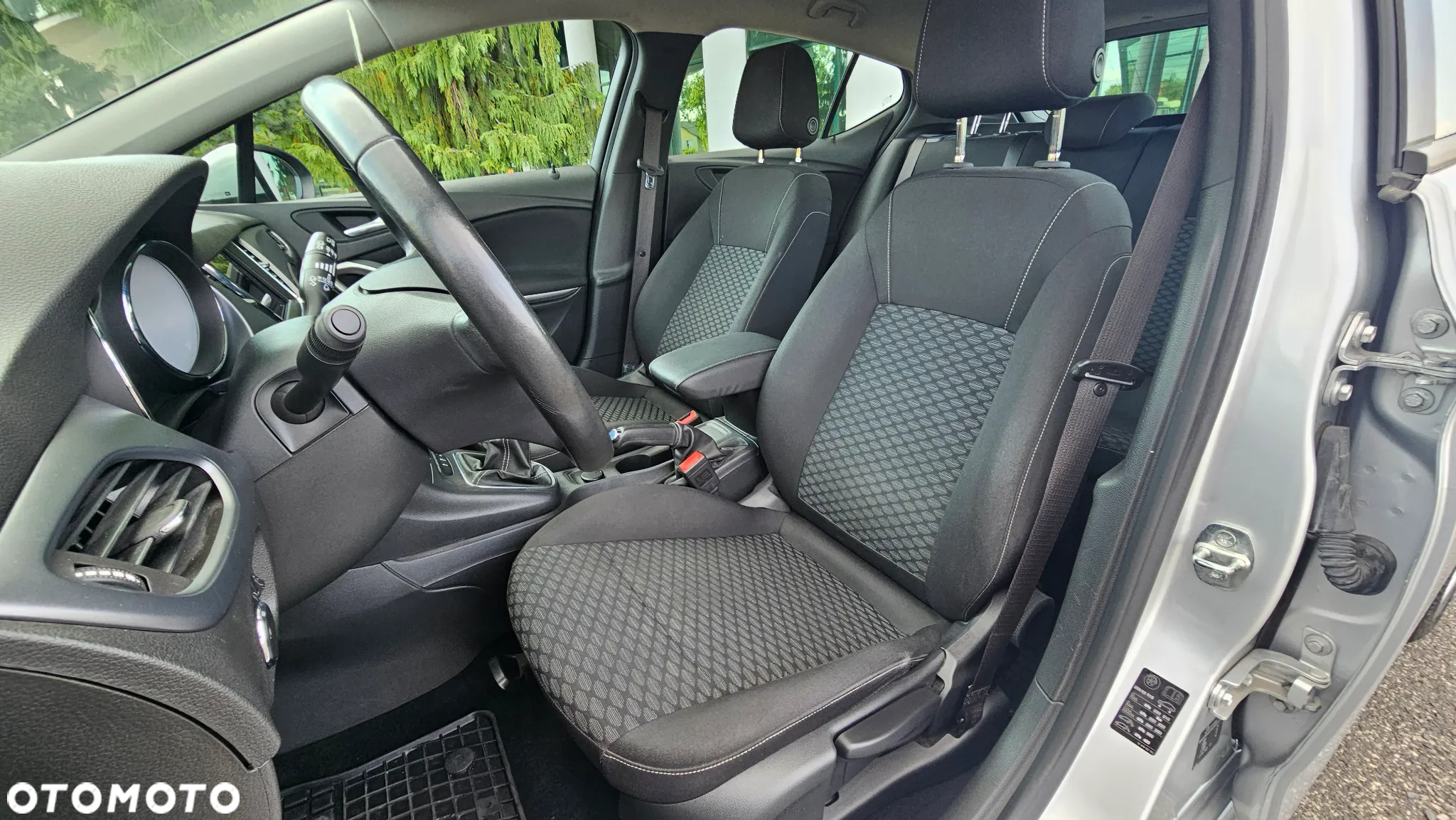 Opel Astra V 1.2 T Edition S&S - 8
