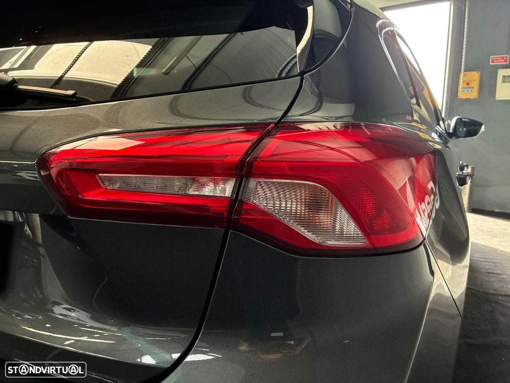 Ford Focus 1.0 EcoBoost Titanium - 9