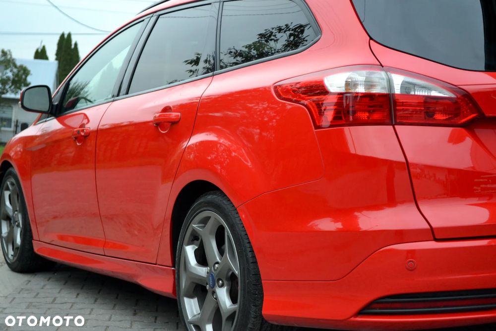 Ford Focus 2.0 EcoBoost ST mit Leder-Exclusiv-Paket - 21