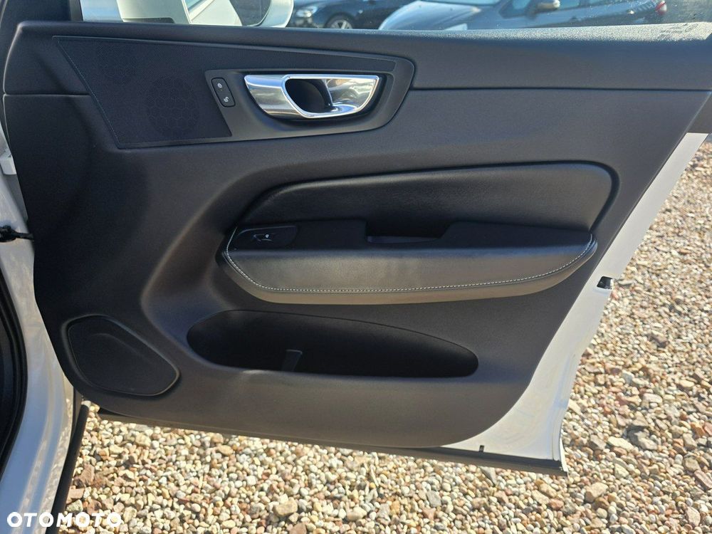Volvo XC 60 D4 SCR AWD R-Design - 14
