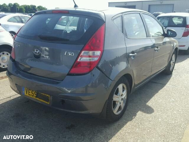 Dezmembrez Hyundai I30 1.4i 2009 - 3
