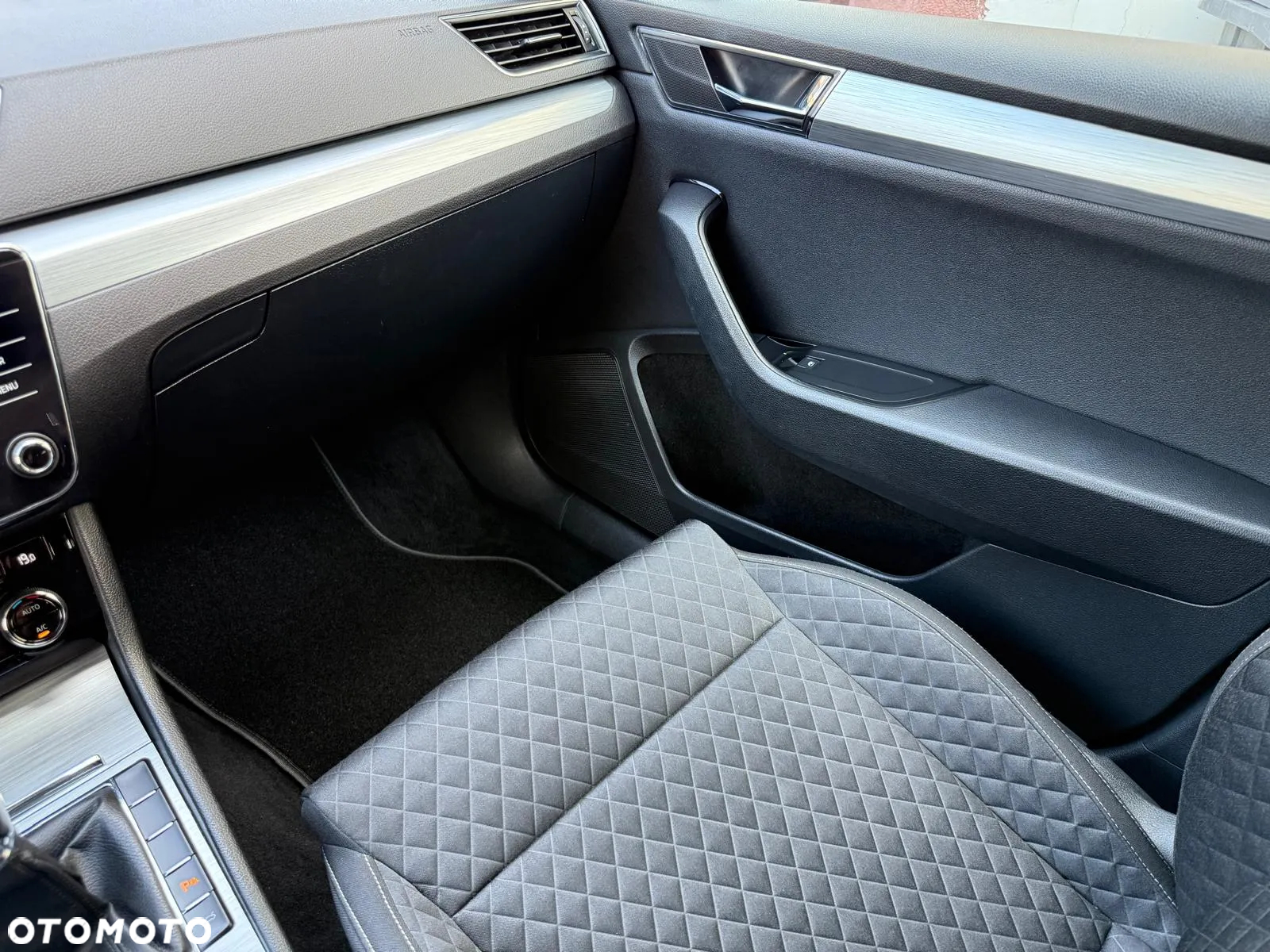 Skoda Superb 1.5 TSI Ambition - 17