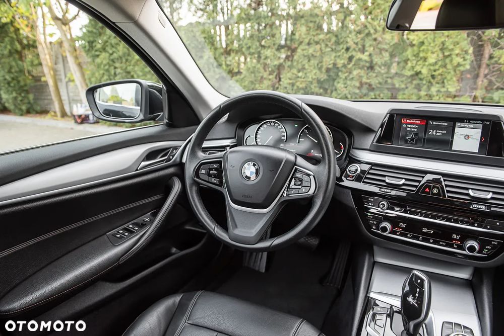 BMW Seria 5 520d Luxury Line - 30