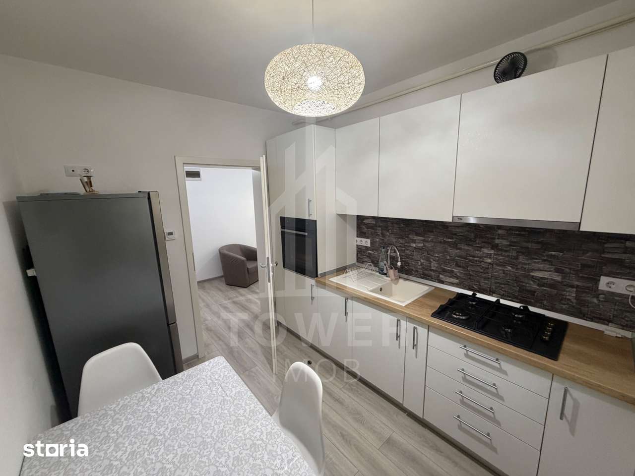 Garsonieră Modernă în Șelimbăr - Parcare Proprie — fotografia 1