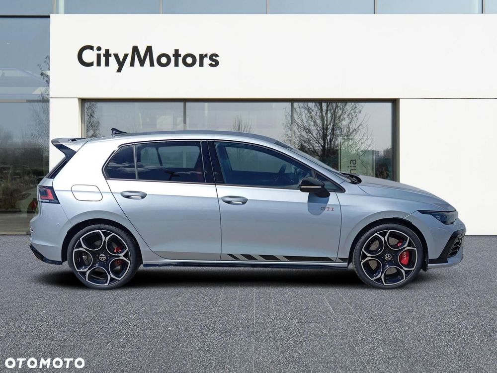 Volkswagen Golf - 4
