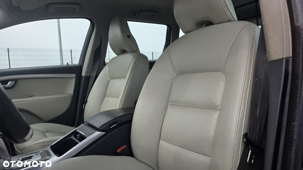 Volvo XC 70 - 18