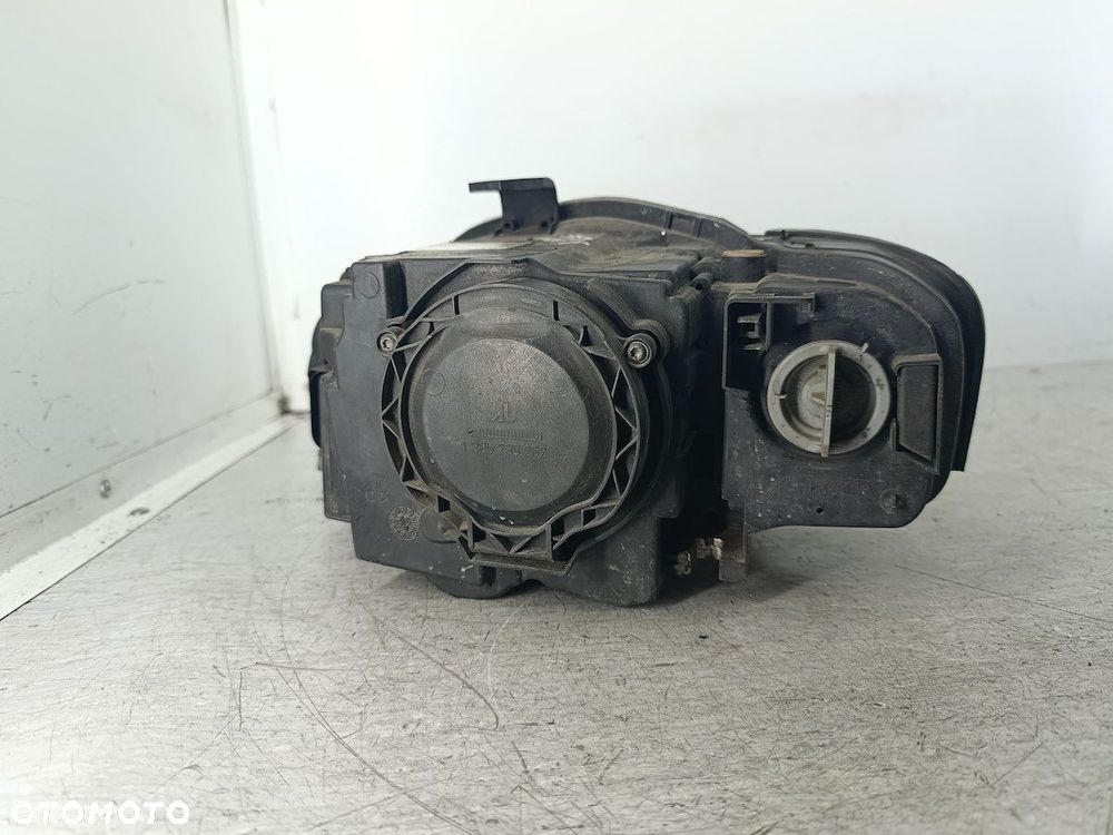 LAMPA PRZÓD PRAWA XENON AUDI A4 B7 8E0941004AM   0301219272 AL - 3