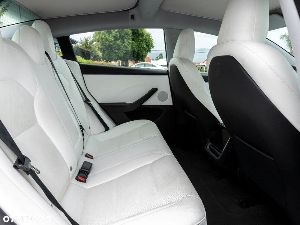 Tesla Model 3 - 15