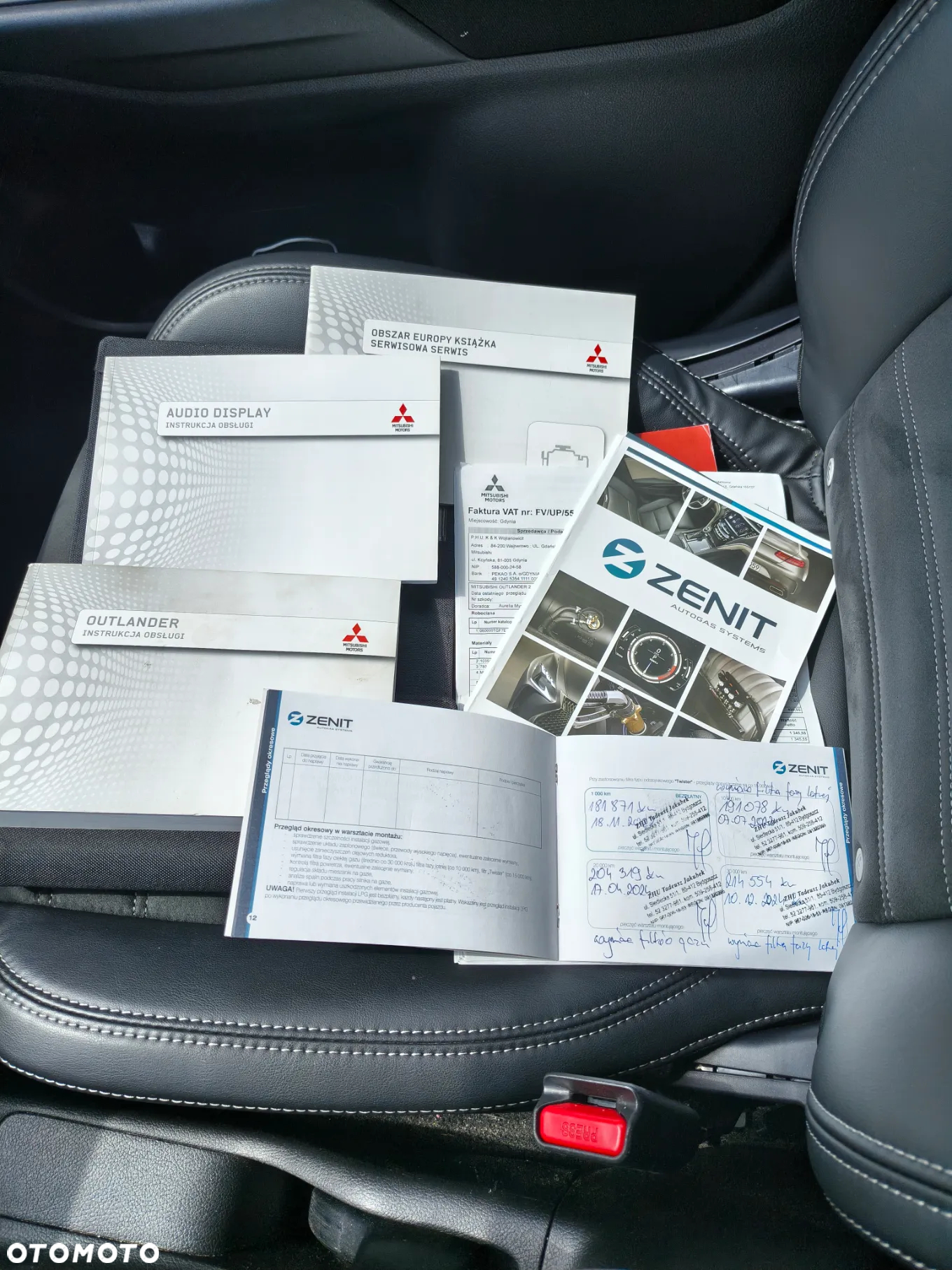 Mitsubishi Outlander 2.0 Intense + 4WD CVT - 8