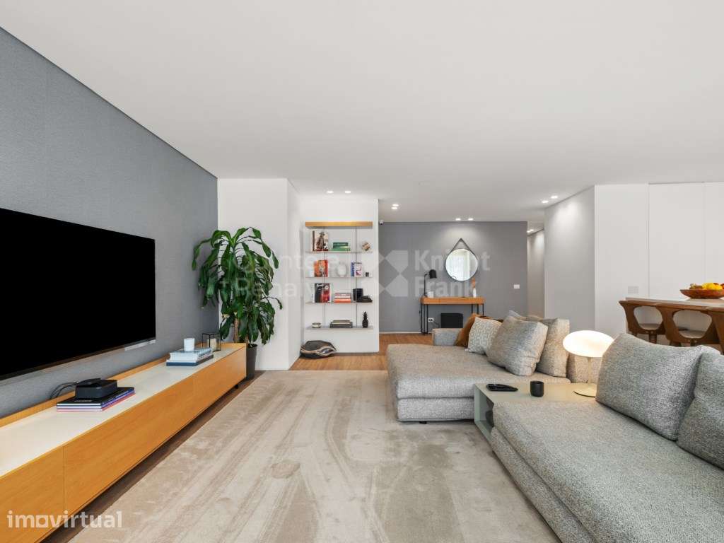 Apartamento T3 com terraço e estacionamento em Cascais - Grande imagem: 4/51
