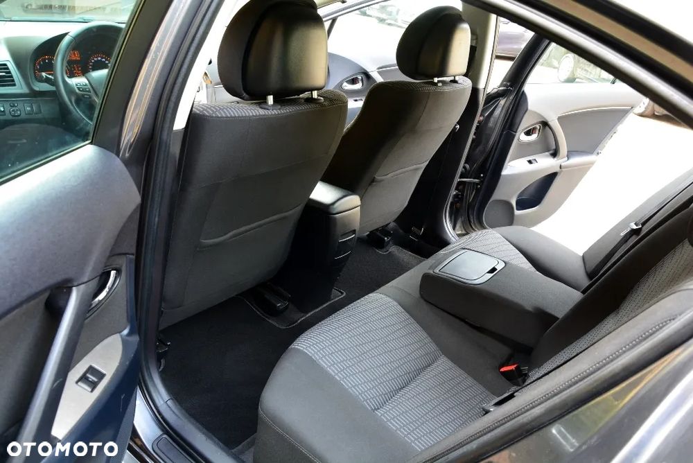 Toyota Avensis 1.8 Sol plus NAVI - 7