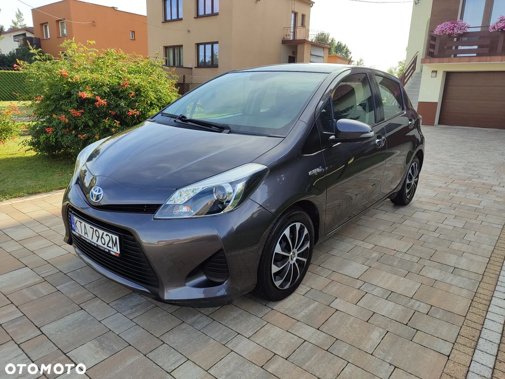 Toyota Yaris Hybrid 100 Life - 2