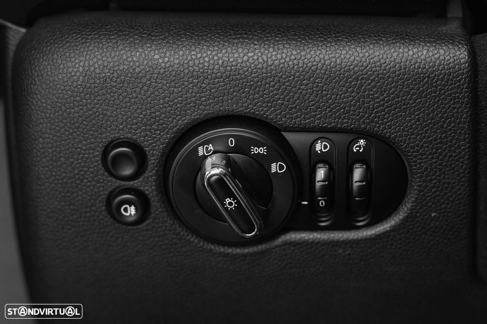 MINI 3 Portas One D - 32