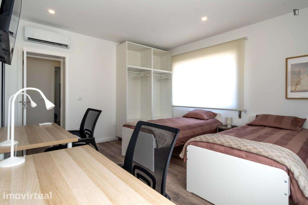 Quarto - localizado em Rio Tinto Porto - Grande imagem: 3/19