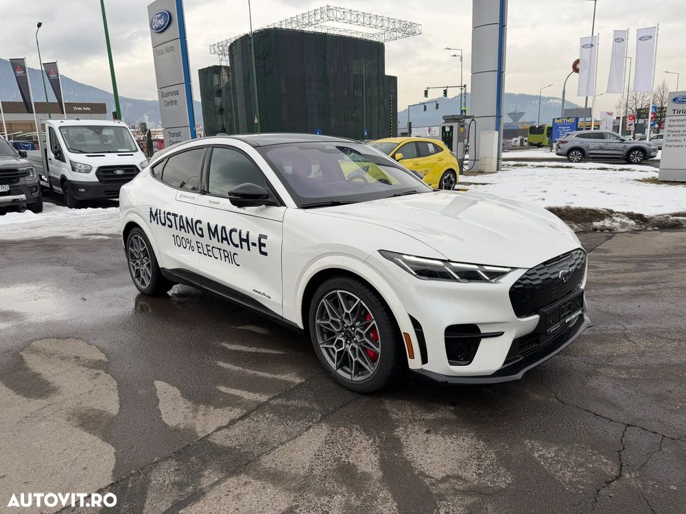 Ford Mustang Mach-E - 15