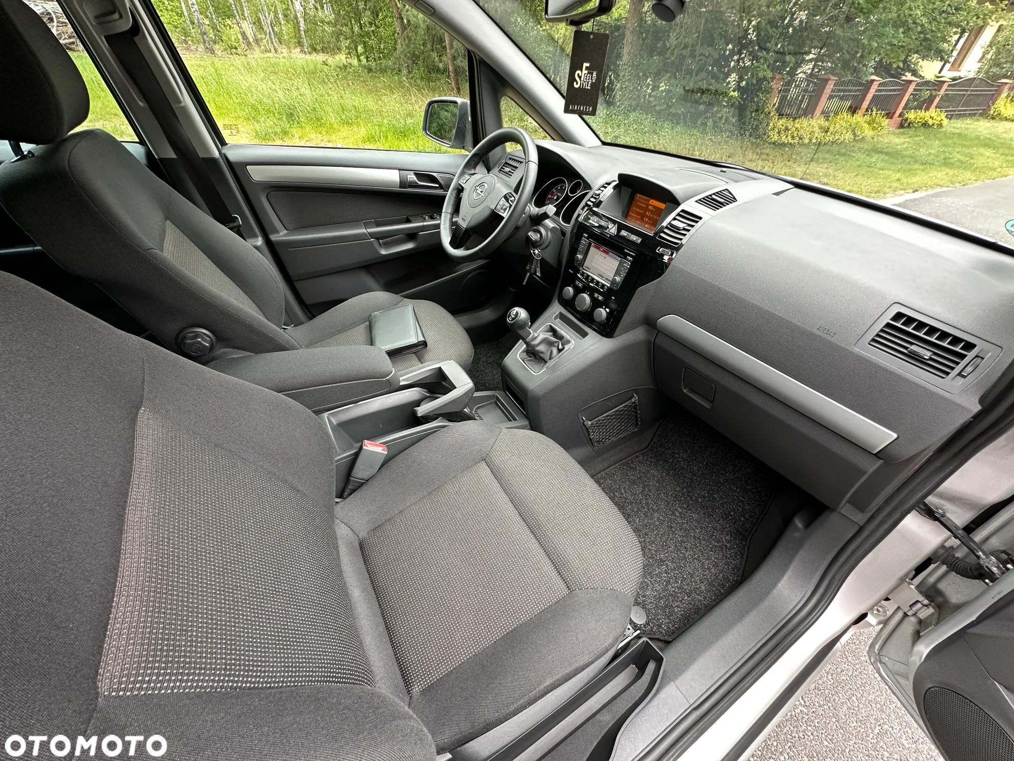 Opel Zafira 1.8 Cosmo - 29