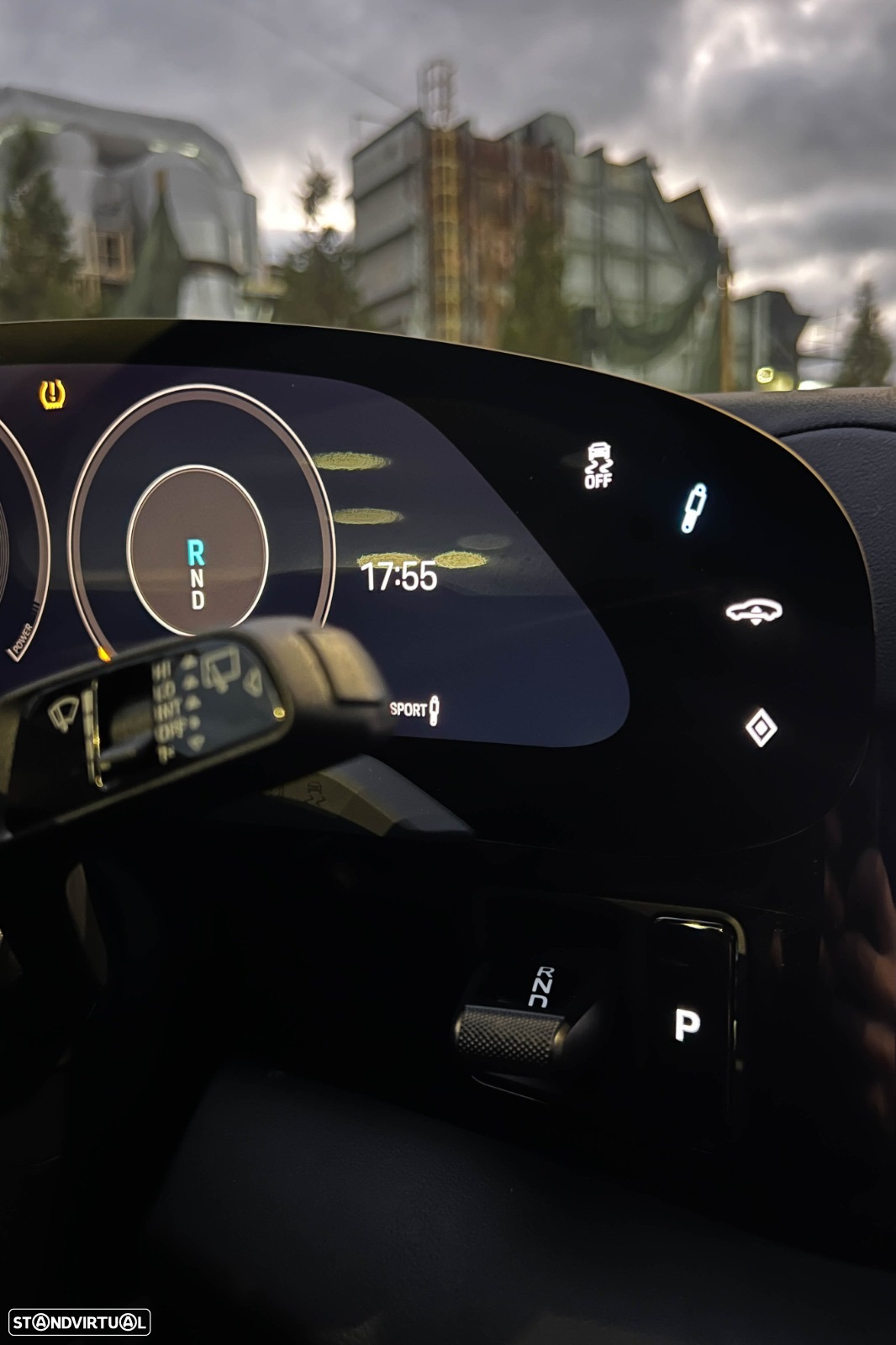 Porsche Taycan Cross Turismo 4 - 35