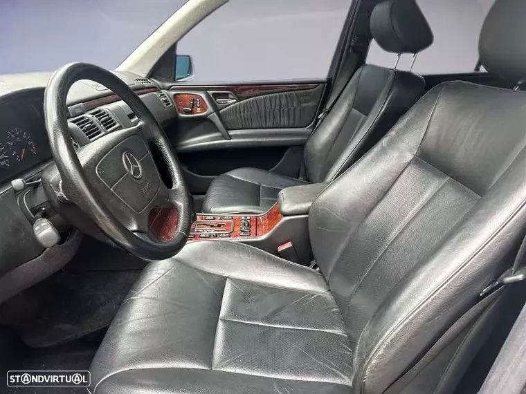 Mercedes-Benz E 220 - 10
