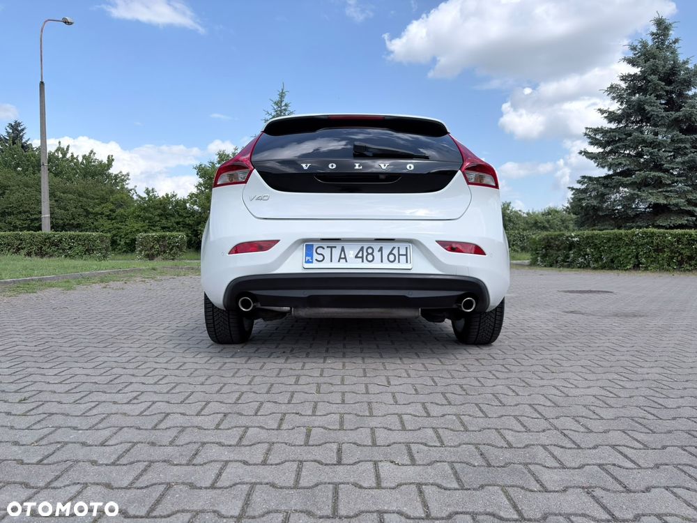 Volvo V40 T3 R-Design Momentum - 8