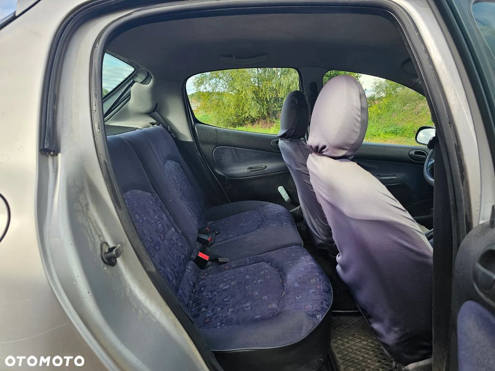 Peugeot 206 - 18