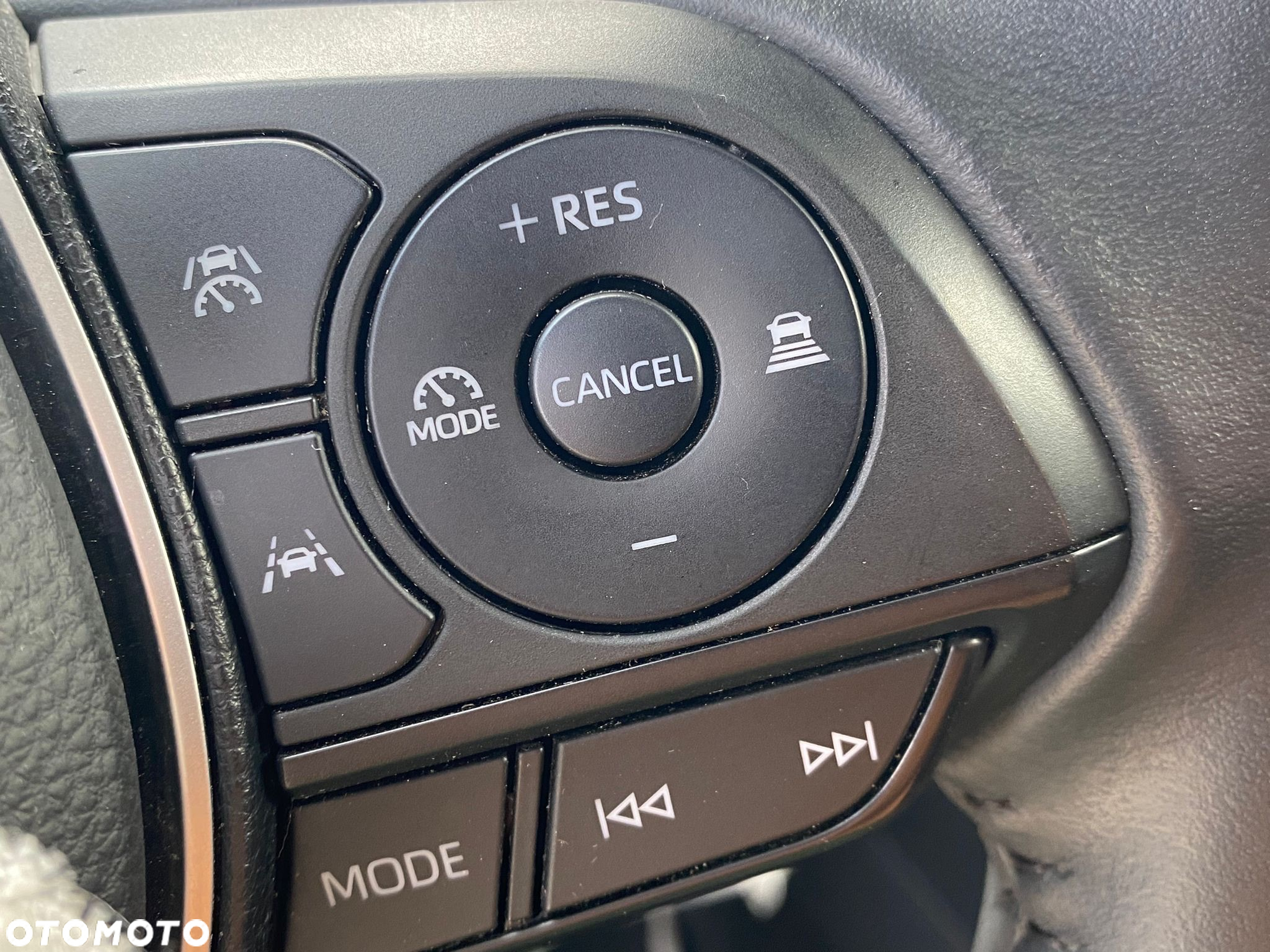 Toyota Corolla 1.8 Hybrid Comfort - 18