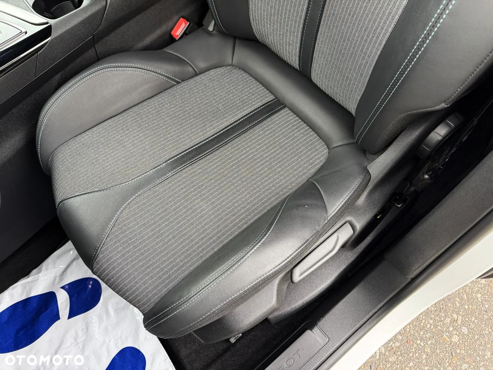 Peugeot 3008 1.5 BlueHDi Allure Pack S&S EAT8 - 30