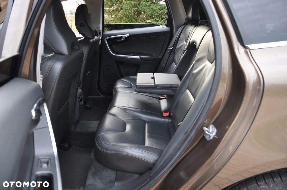 Volvo XC 60 D4 Geartronic Summum - 24