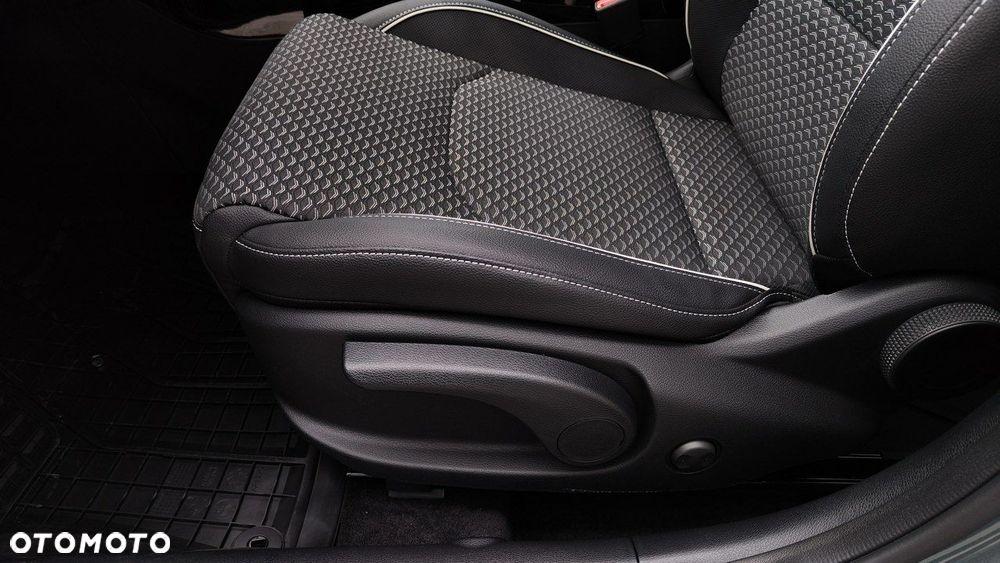 Kia Ceed - 9