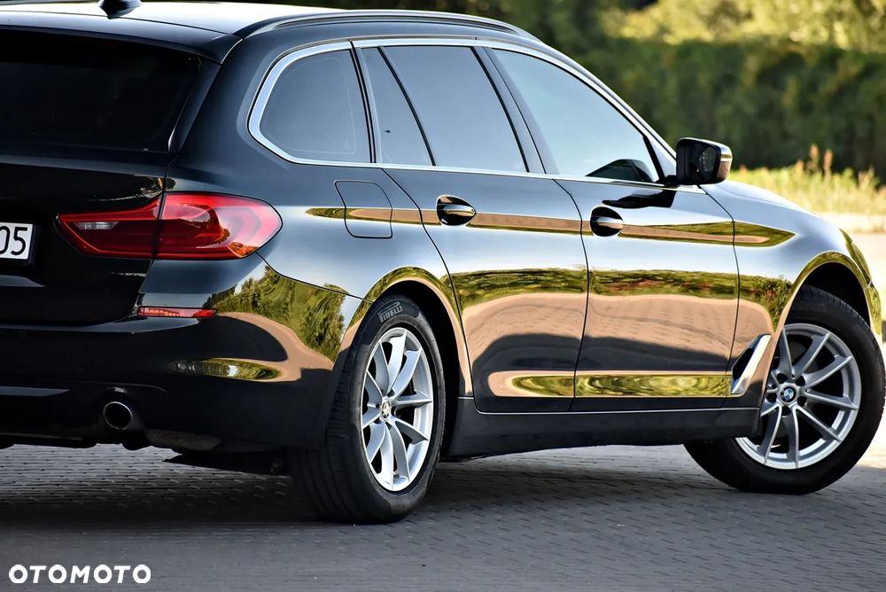 BMW Seria 5 520i - 26