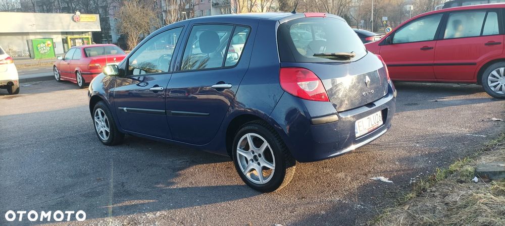 Renault Clio 1.2 16V Authentique - 1