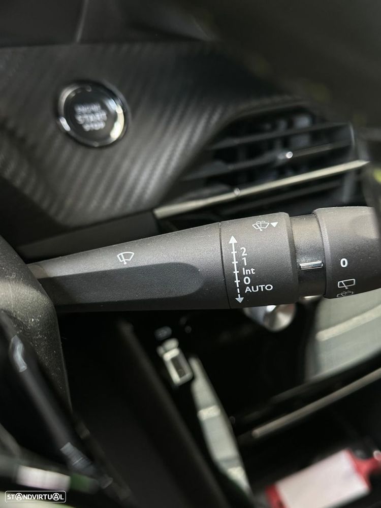 Peugeot e-2008 50 kWh GT - 11