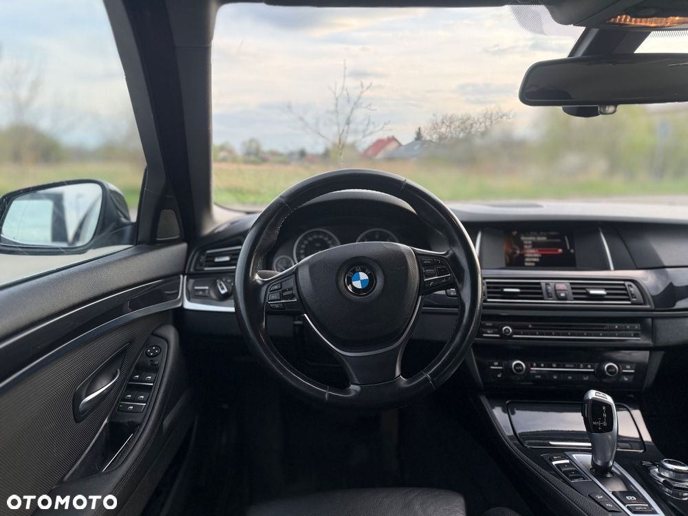BMW Seria 5 520d xDrive - 7
