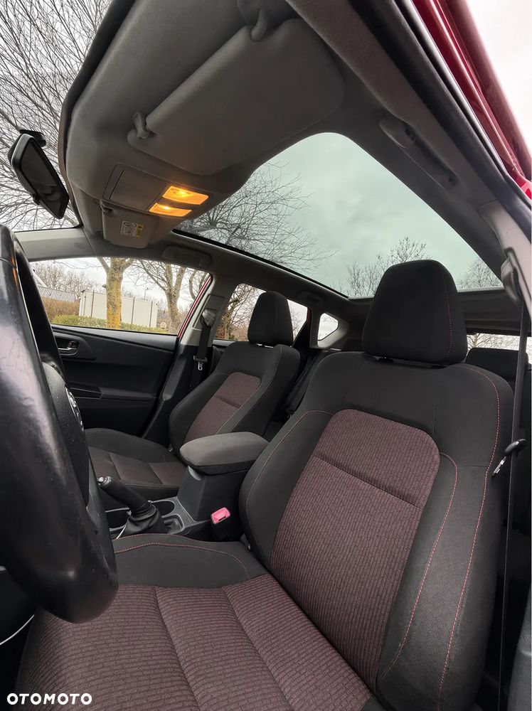 Toyota Auris 1.6 Valvematic Executive - 10