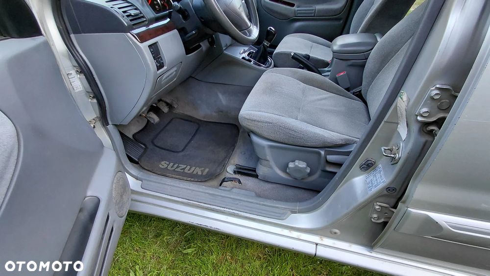 Suzuki Grand Vitara XL-7 2.0 TD Comfort - 11