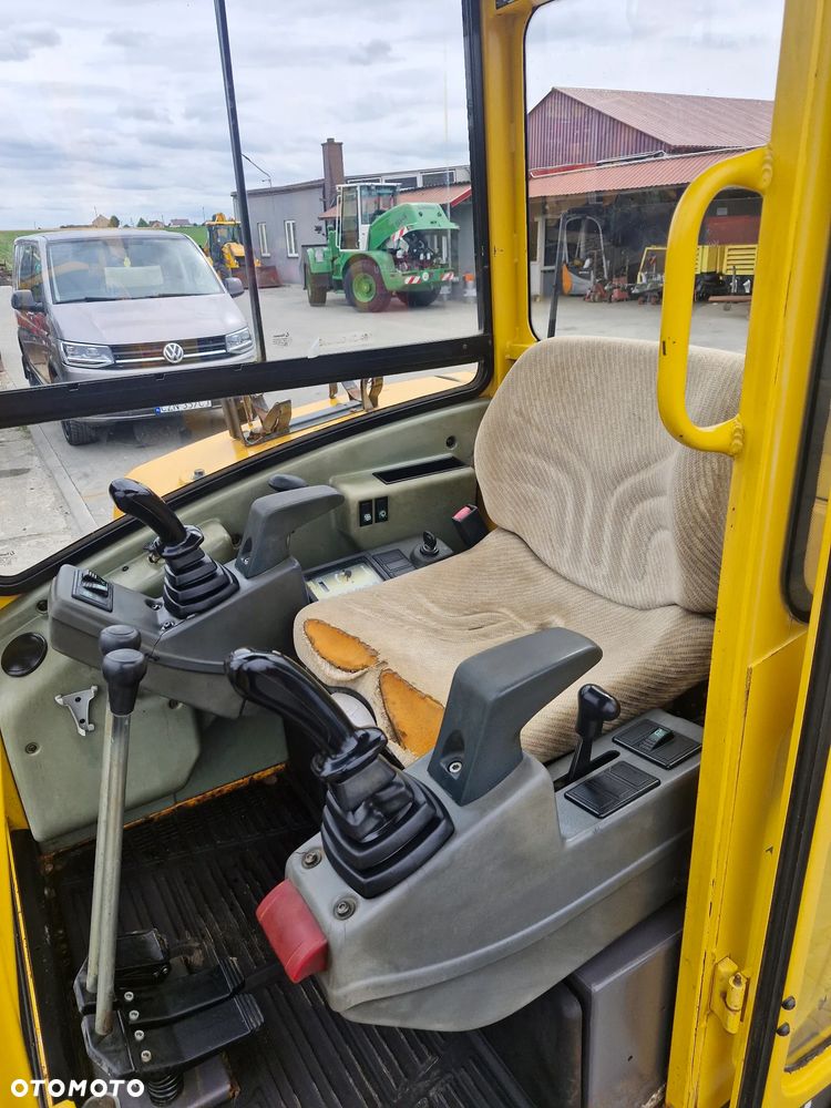 Volvo EC30 - 9