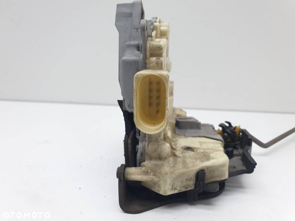 ZAMEK PRZÓD LEWY AUDI A3 8P 4F1837015E EUROPA 9 PIN 3D - 3