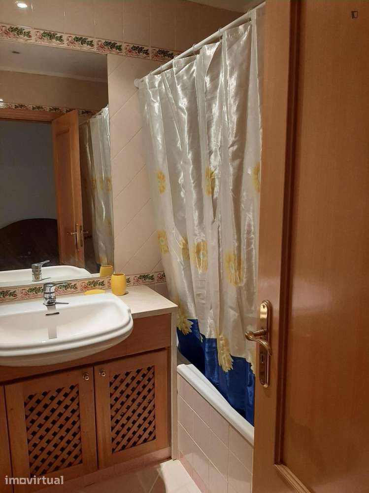 Quarto - localizado em Caparica Lisbon - Grande imagem: 4/14