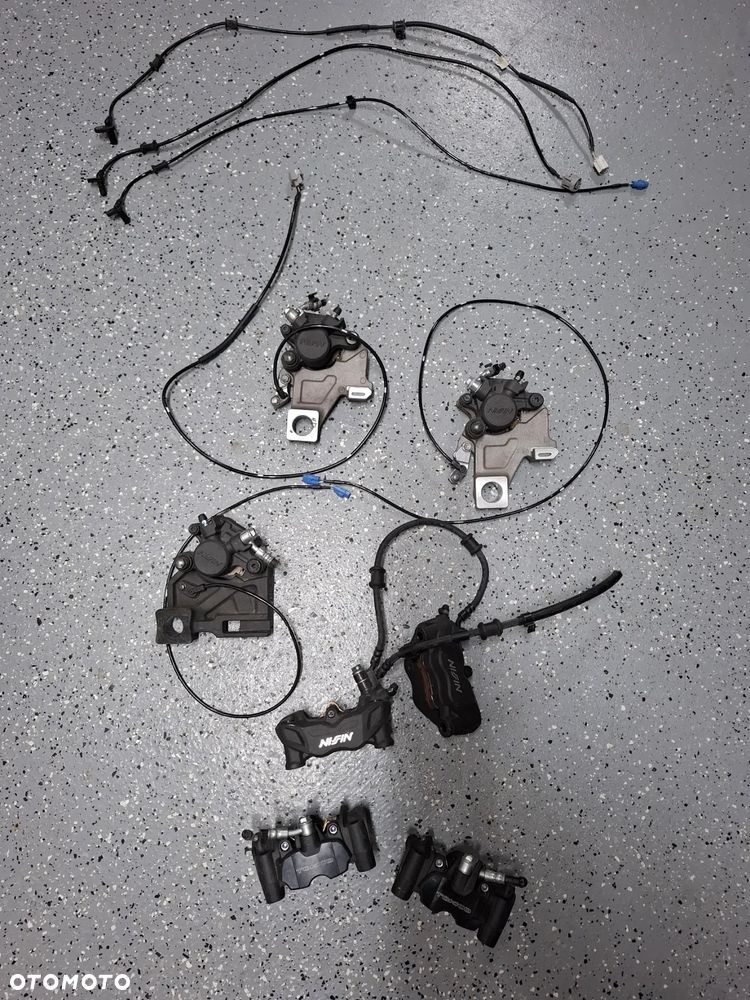 Suzuki GSXS 750 950 1000 zacisk czujnik abs - 1