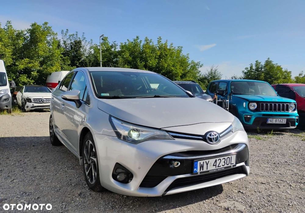 Toyota Avensis - 1